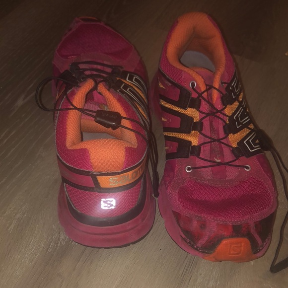 Pink Solomon shoes // size 8 - Picture 3 of 5